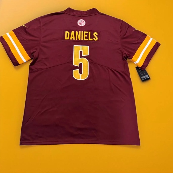 🔥 Washington Commanders Burgundy Jersey featuring #5 "DANIELS" 🔥 - Picture 5 of 6